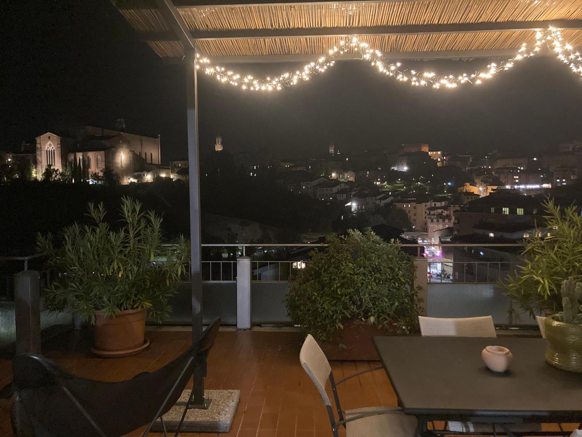 Apartmán Attico San Francesco Siena Exteriér fotografie