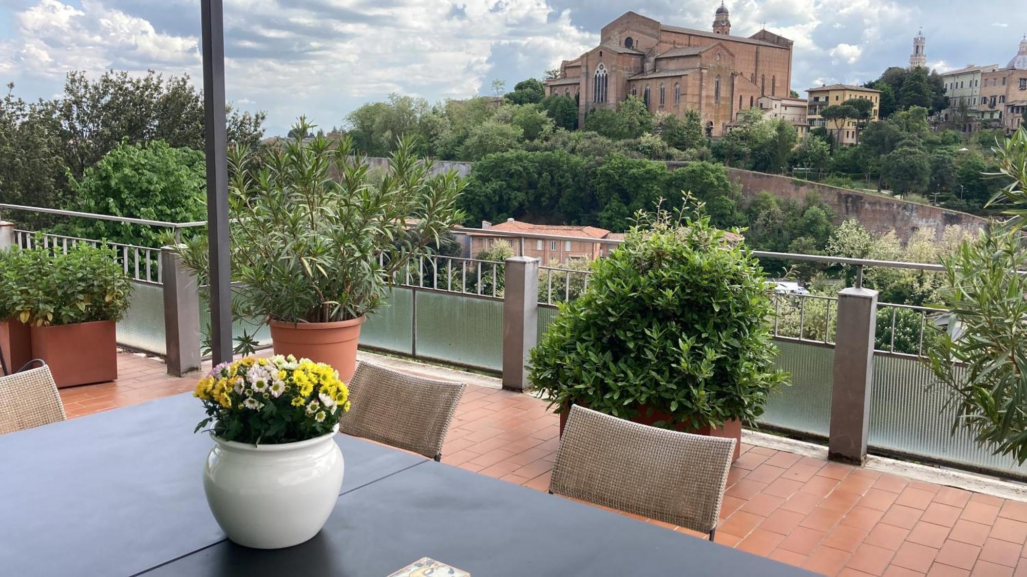 Apartmán Attico San Francesco Siena Exteriér fotografie