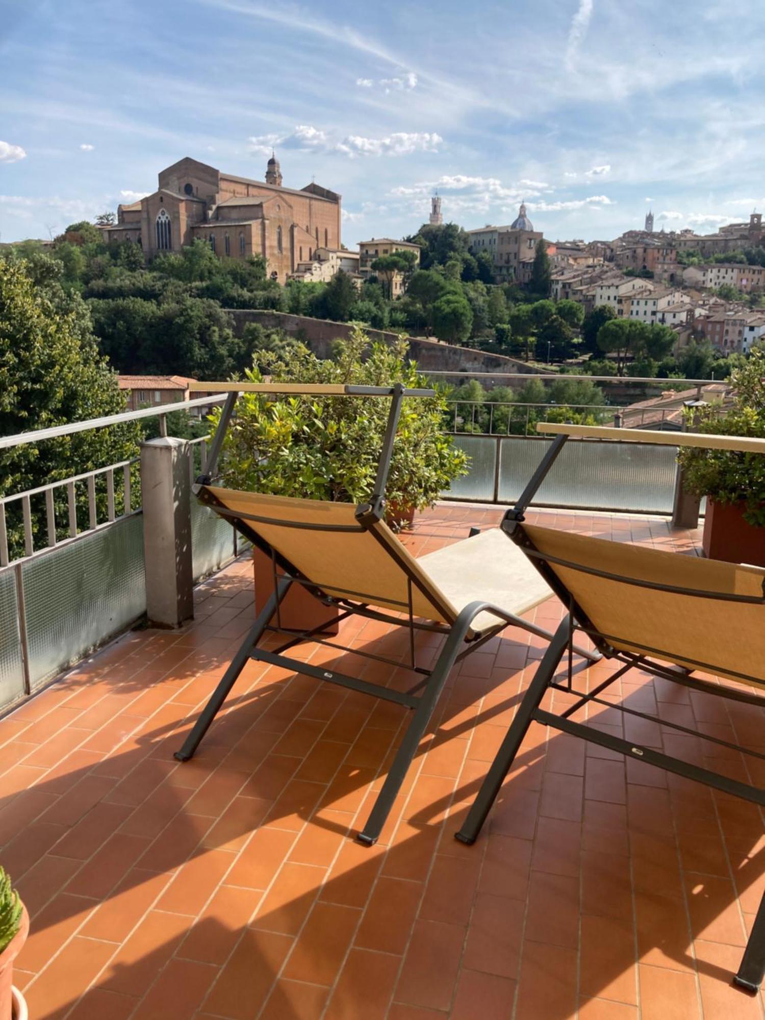 Apartmán Attico San Francesco Siena Exteriér fotografie