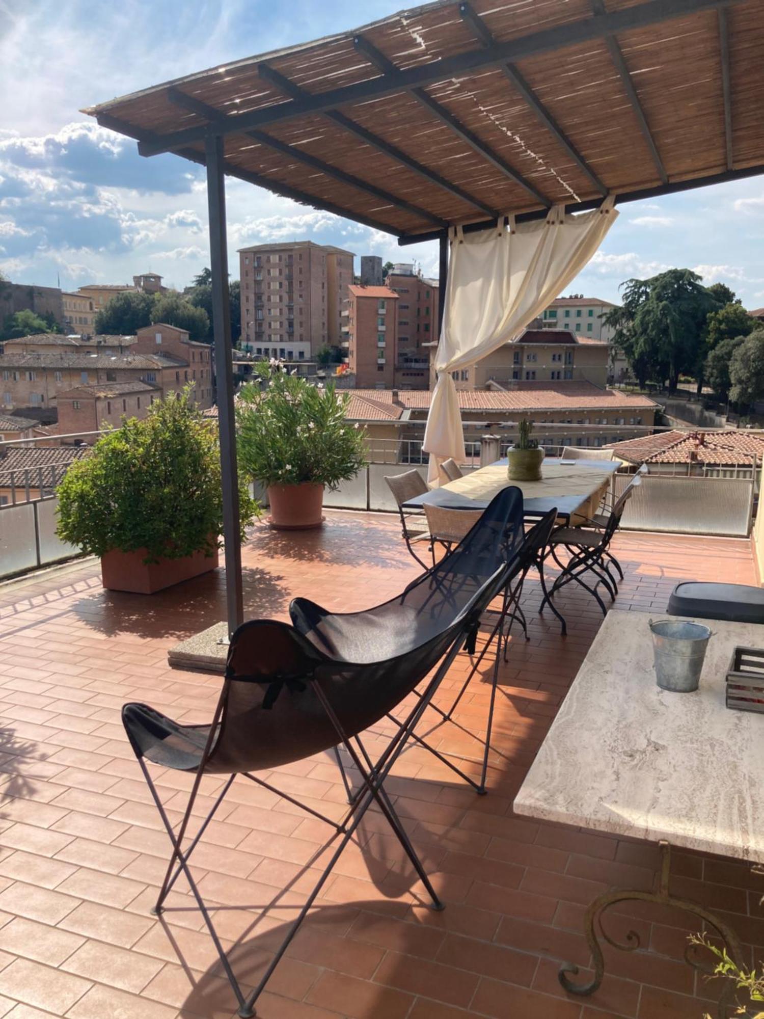 Apartmán Attico San Francesco Siena Exteriér fotografie