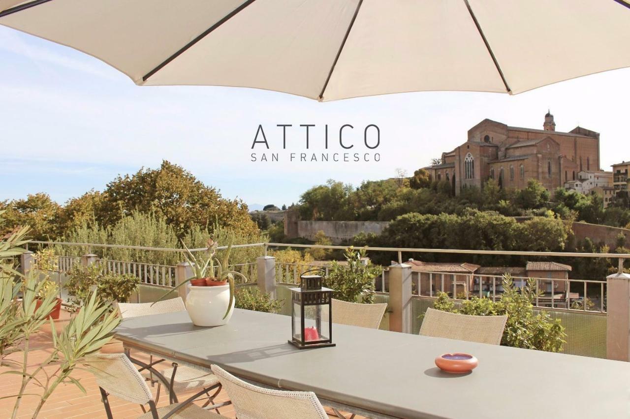 Apartmán Attico San Francesco Siena Exteriér fotografie